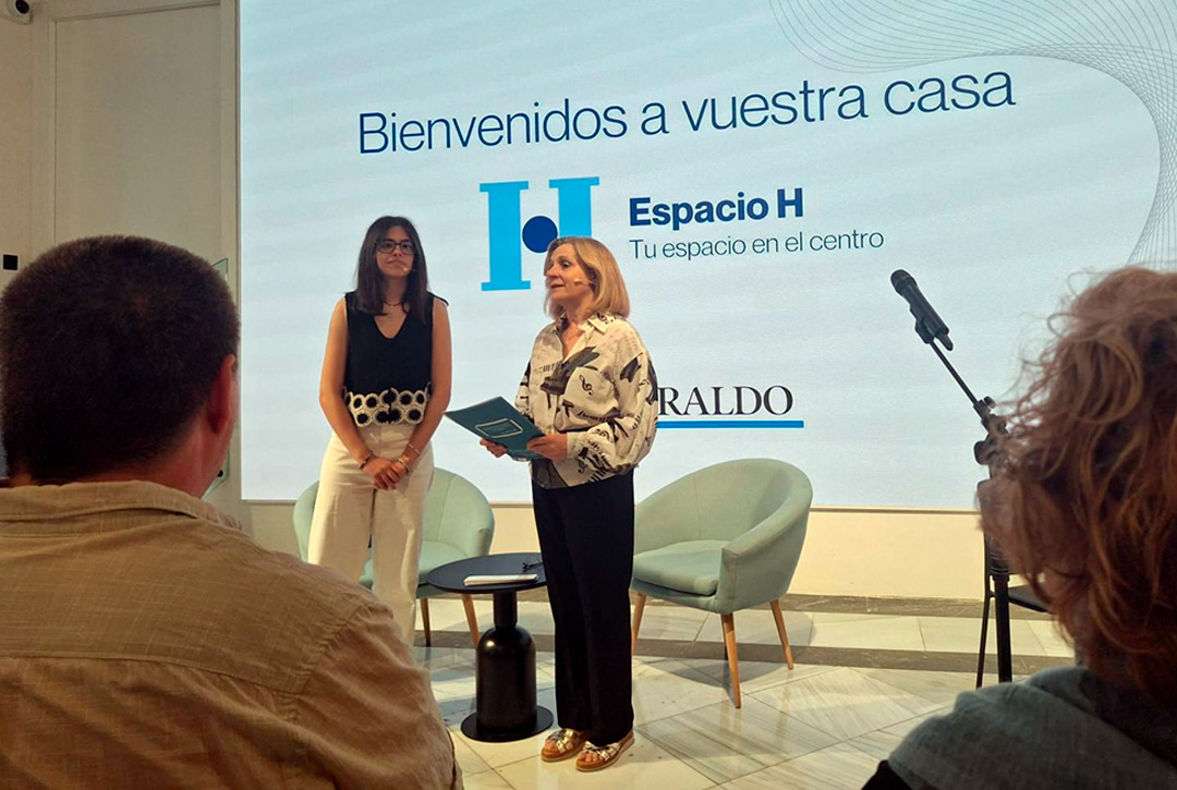 HERALDO DE ARAGON - Espacio H Música con vitalidad y corazón en favor de la inclusión social. Presentación del proyecto: Lucía Lluciá junto con Laura del Frago, voz femenina del grupo Rock a la Par y cantante colaboradora en el proyecto.